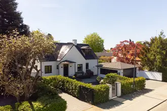 Villa på Dronninggårds Alle 87, 2840 Holte