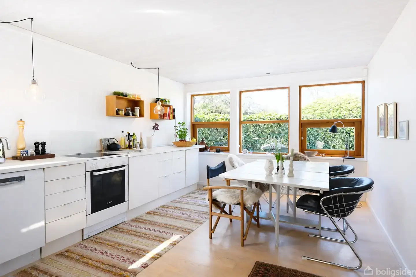 Arkitekttegnet rækkehus på 170 m² – idyllisk beliggende ved skovbrynet i Sjølundsparken!