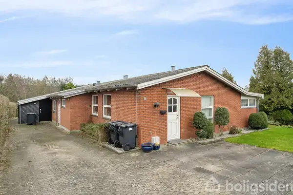 Villa på Søndervænget 37, 8732 Hovedgård