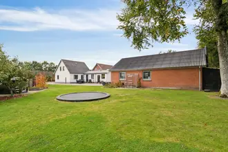 Villa på Hovedgaden 17, Skarrild, 6933 Kibæk