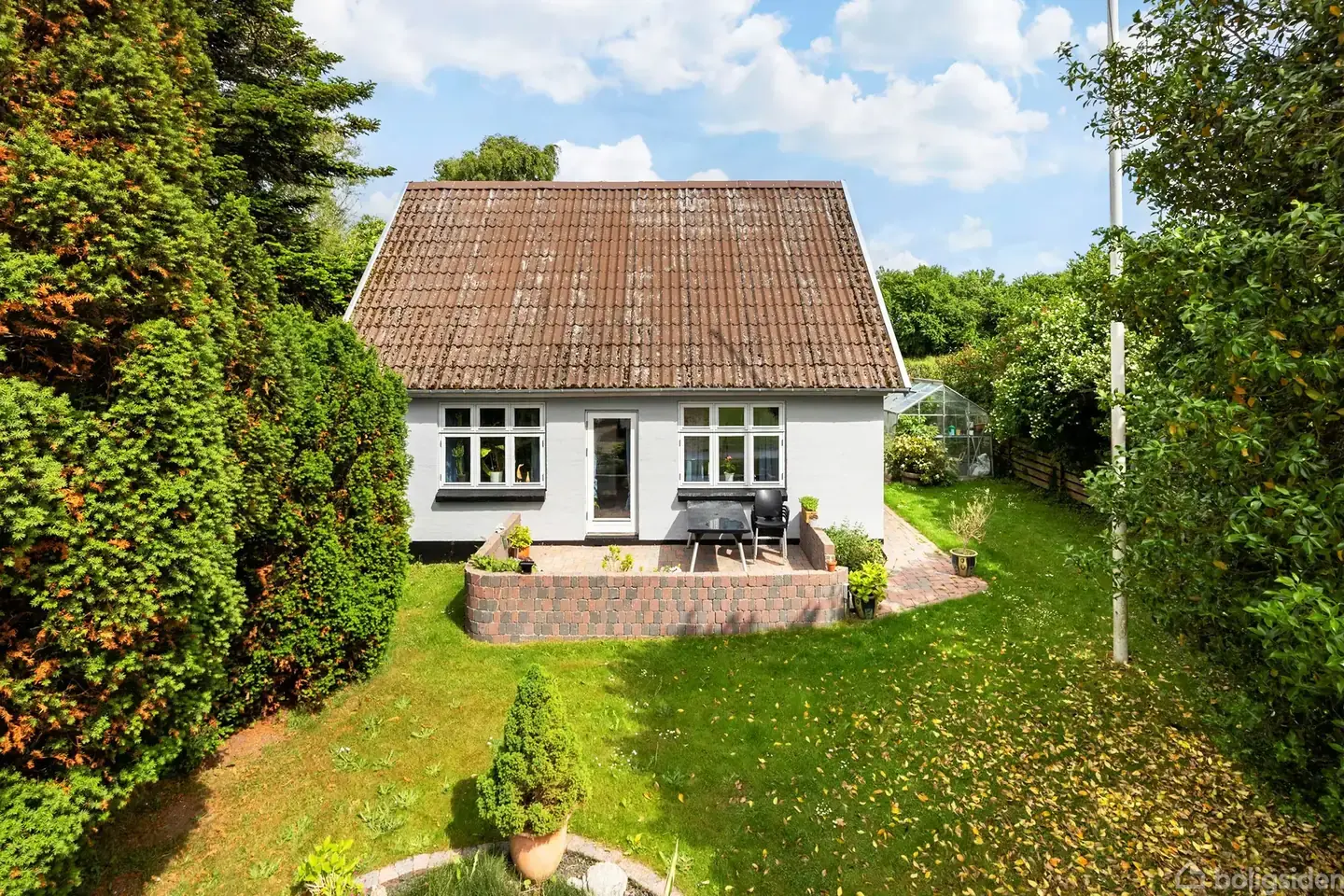 LANDVILLA I LANIDYL OG LANDSBYLIV
