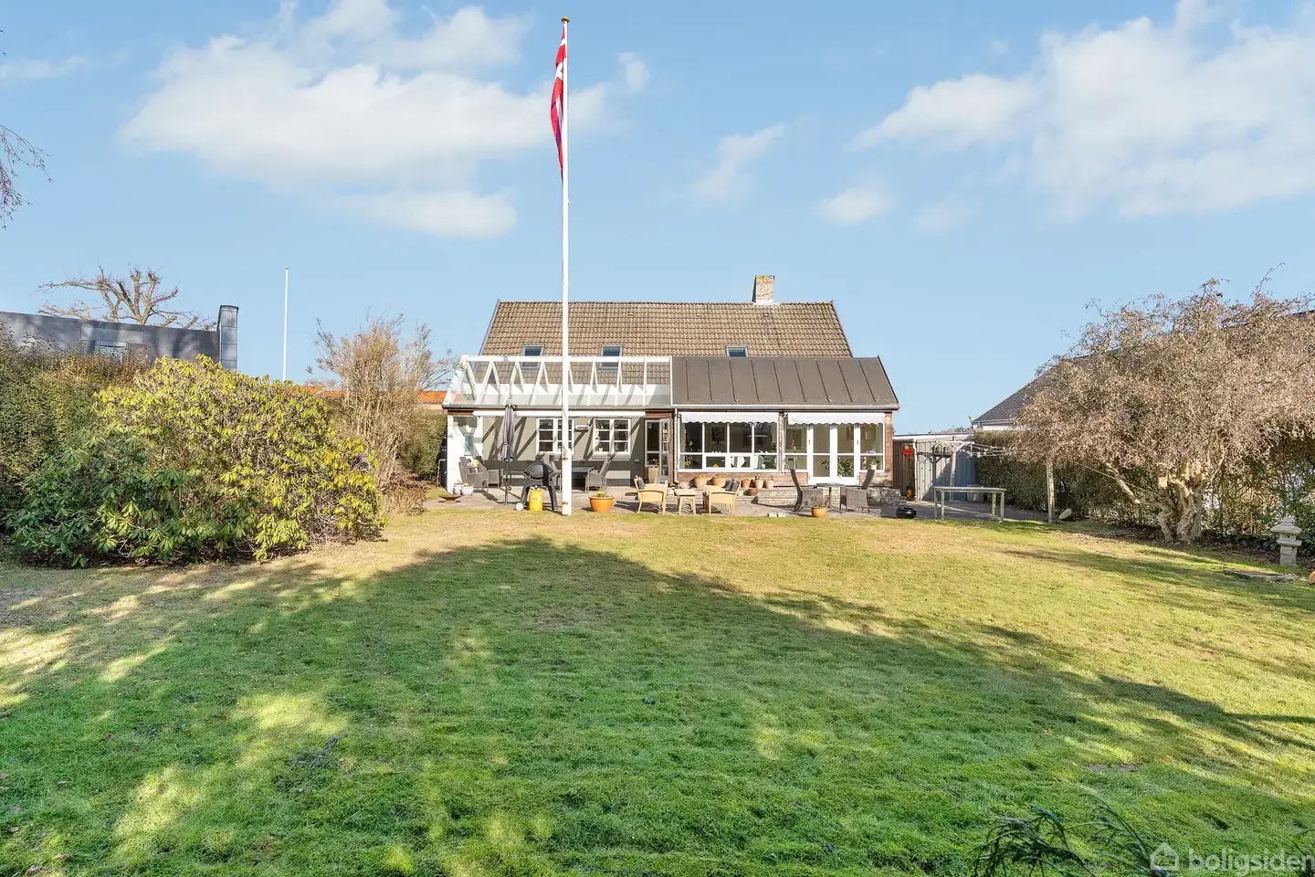 Skøn villa med 190 etagemeter med havudsigt og kun 250 meter til stranden! - Visning 5