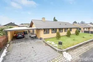 Villa på Nr Alslev Birkevej 9, 4840 Nørre Alslev