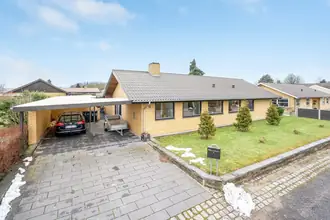 Villa på Nr Alslev Birkevej 9, 4840 Nørre Alslev