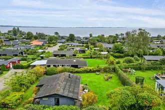 Fritidshus på Ranunkelvej 21, Følle Strand, 8410 Rønde