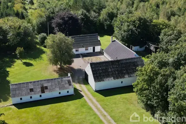 Landejendom på Sønderlandsvej 15, 7430 Ikast