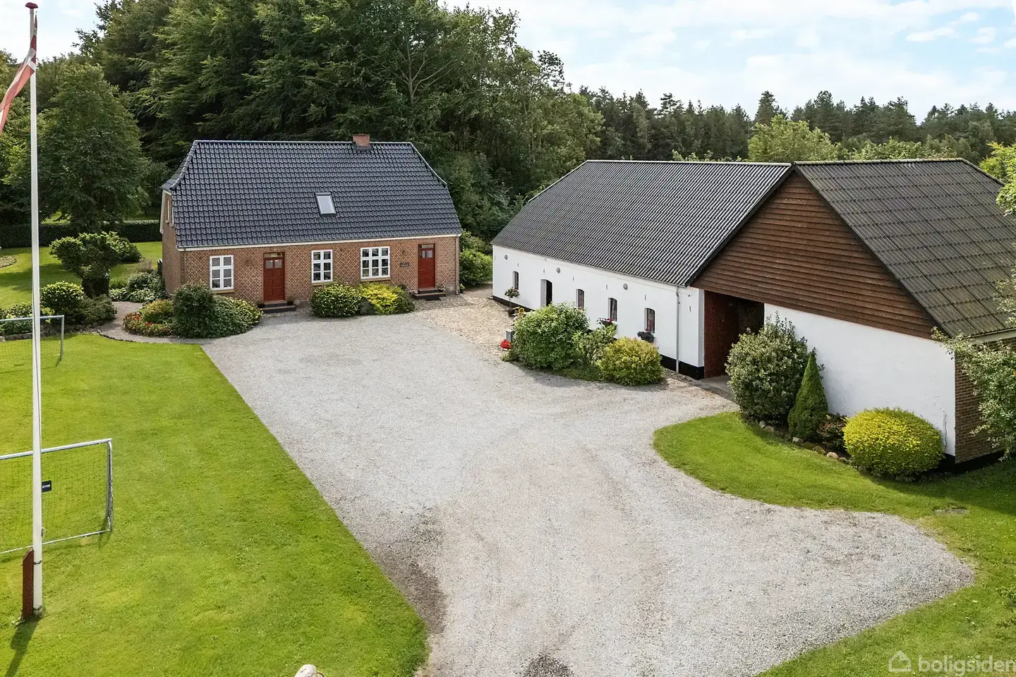 Landejendom på Dørslundvej 61, 7330 Brande