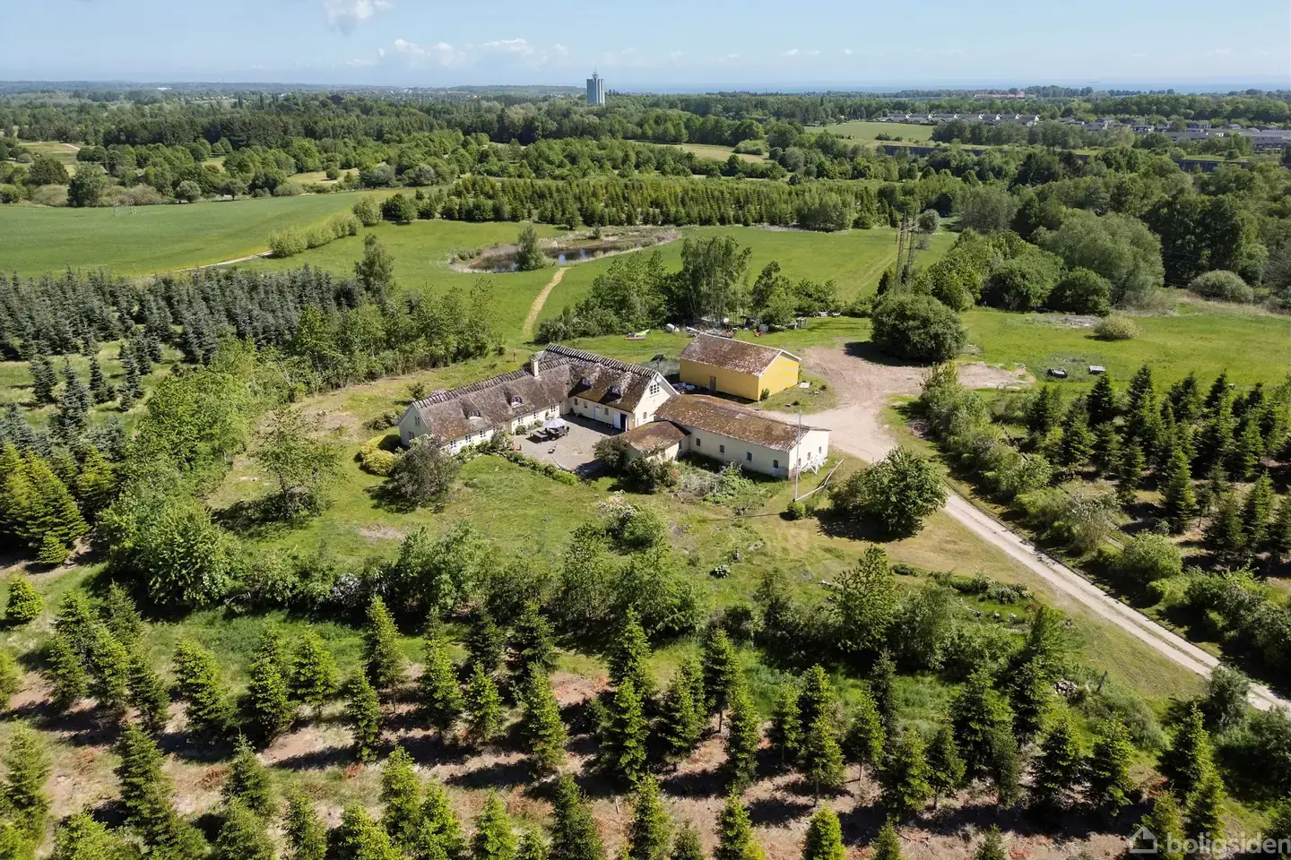 Kuća, 154 m², zemljište 152248 m²