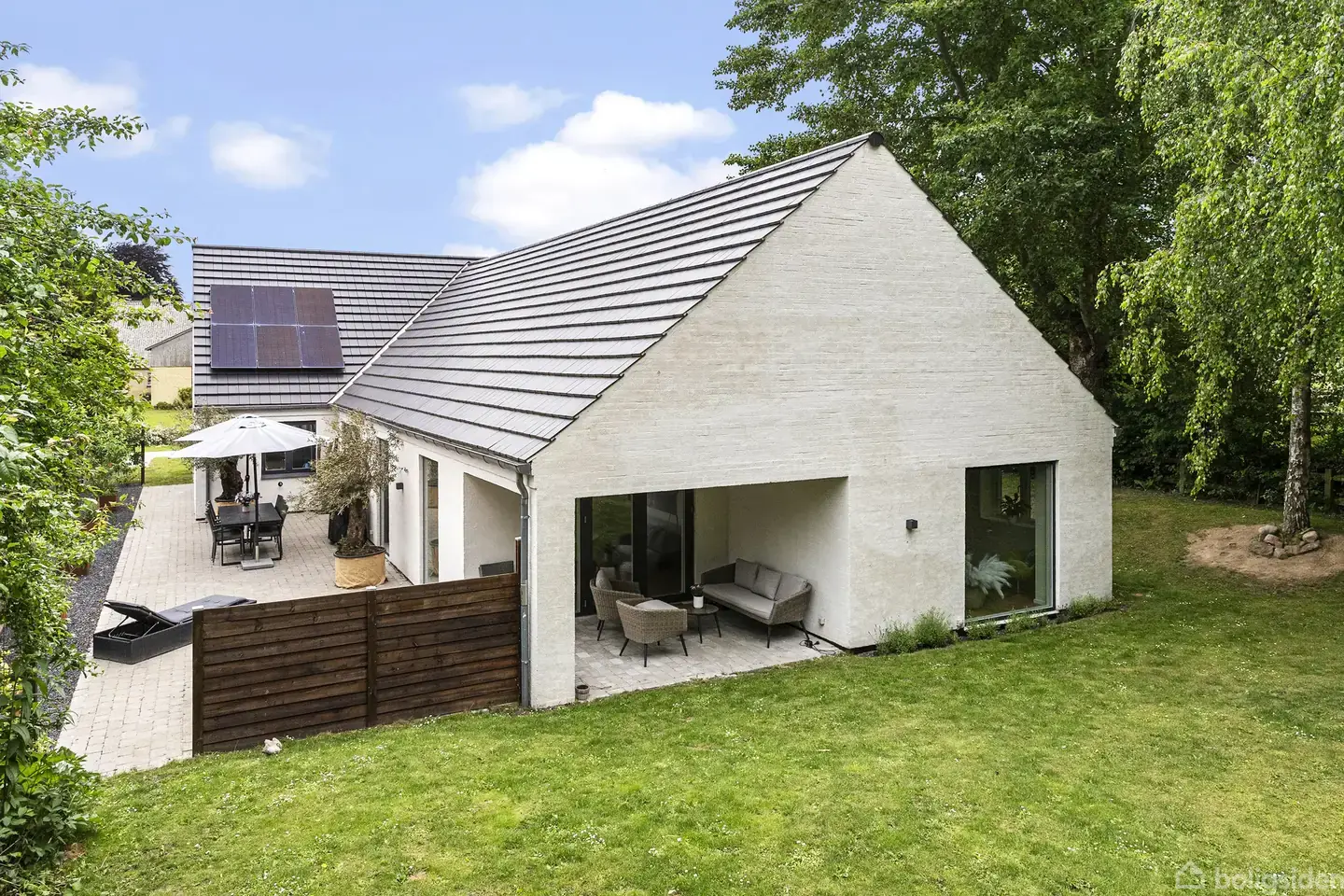Arkitekttegnet villa fra 2020 i den aktive landsby Gyrstinge