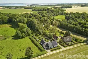 Villa på Bisholt Strandvej 6, 7130 Juelsminde