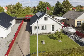 Villa på Karbergs Allé 53, 4900 Nakskov