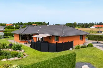 Villa på Løgtenvej 19, Tversted, 9881 Bindslev