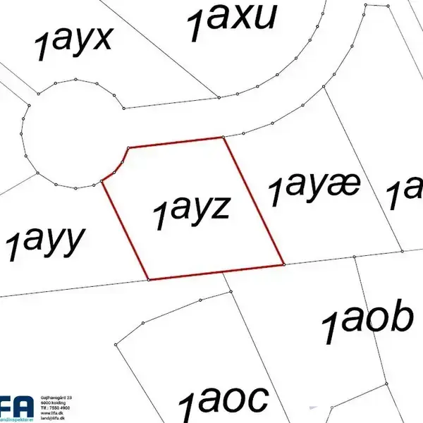 Et kortudsnit viser en grund markeret med røde linjer og teksten "1ayz" centreret. Omkringliggende grunde er også angivet med labels som "1ayy", "1ayæ" og "1aob".