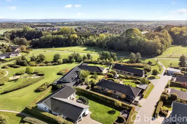 Villa på Asmusgårdsvej 36, 8520 Lystrup