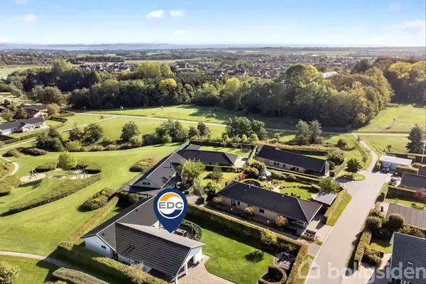 Villa på Asmusgårdsvej 36, 8520 Lystrup