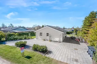 Fritidshus på Burrevej 13, 4873 Væggerløse