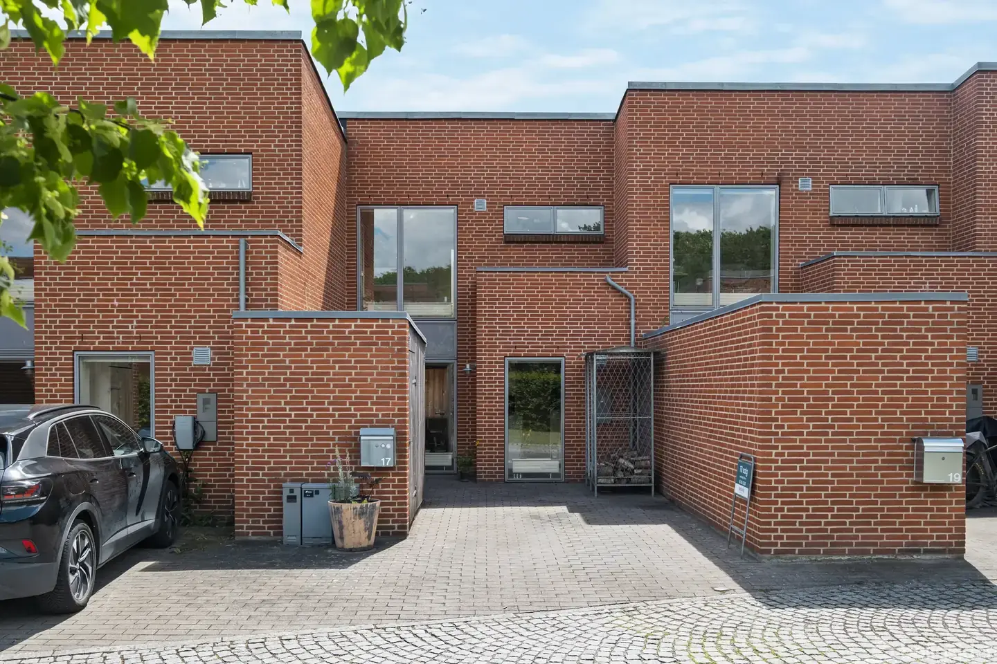 Nyere rækkehus fra 2005 i attraktive Brede - ideelt for børnefamilien