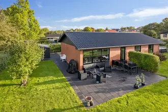 Villa på Dronningholmvej 84, 9600 Aars