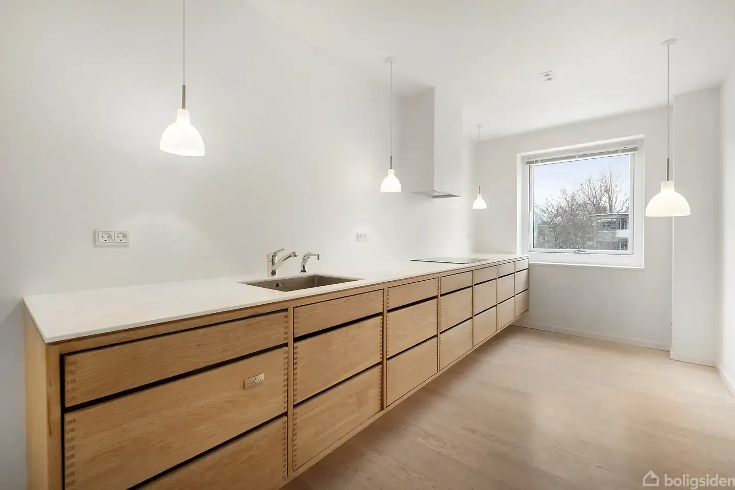 Indflytningsklar 2V lejlighed med fri udsigt