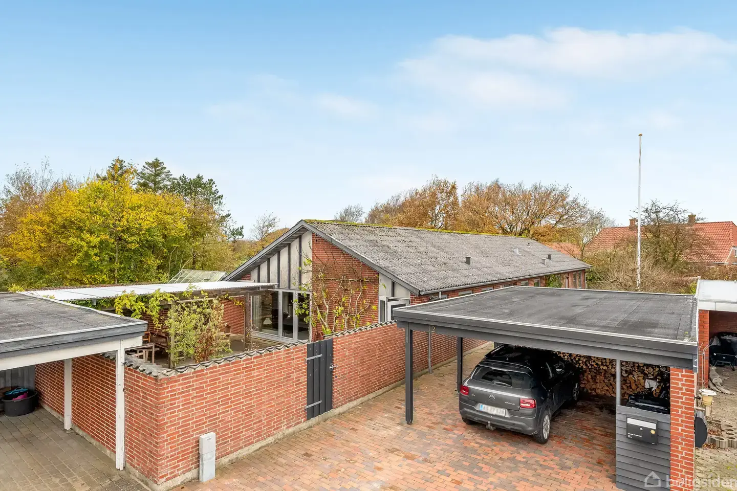 Rummelig og velbygget familievilla med 210m2 bolig