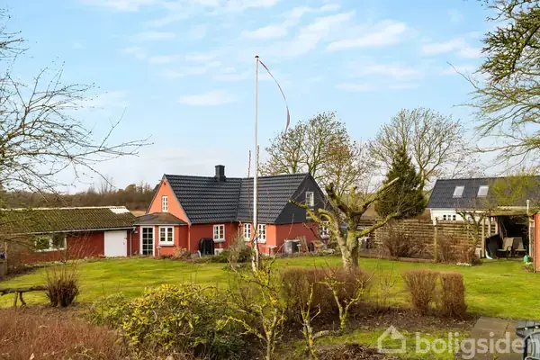 Landlig idyl med masser af plads og højt til himlen