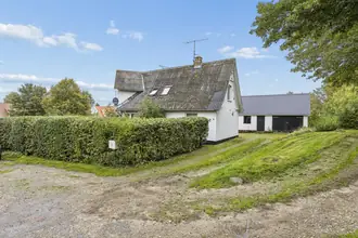 Villa på Hovedgaden 25+27, Viskinge, 4470