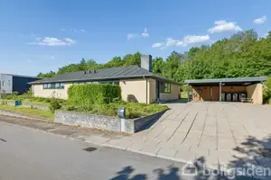 Villa på Safirvej 16, 8541 Skødstrup