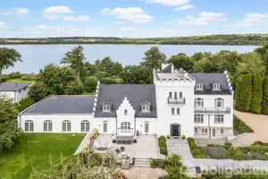 Villa på Dronninggårds Alle 82, 2840 Holte