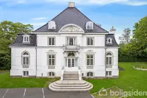 Villa på Klampenborgvej 50, 2930 Klampenborg