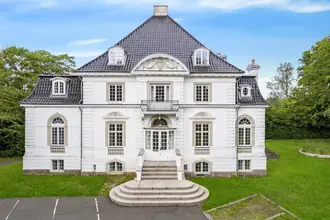 Villa på Klampenborgvej 50, 2930 Klampenborg