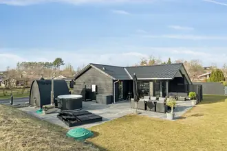 Fritidshus på Kystvejen 33, Lyngsbæk, 8400 Ebeltoft