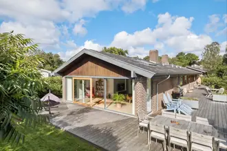Villa på Ravnehusvej 8, Hareskov, 3500 Værløse