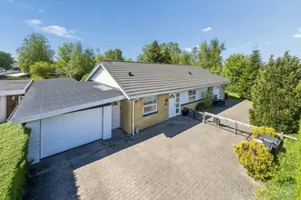 Villa på Granvej 2, 9320 Hjallerup