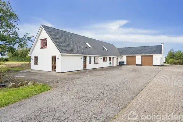 Landejendom på Emvej 37, 9700 Brønderslev