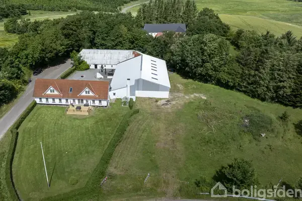Landejendom på Brogårdsvej 2, 9830 Tårs