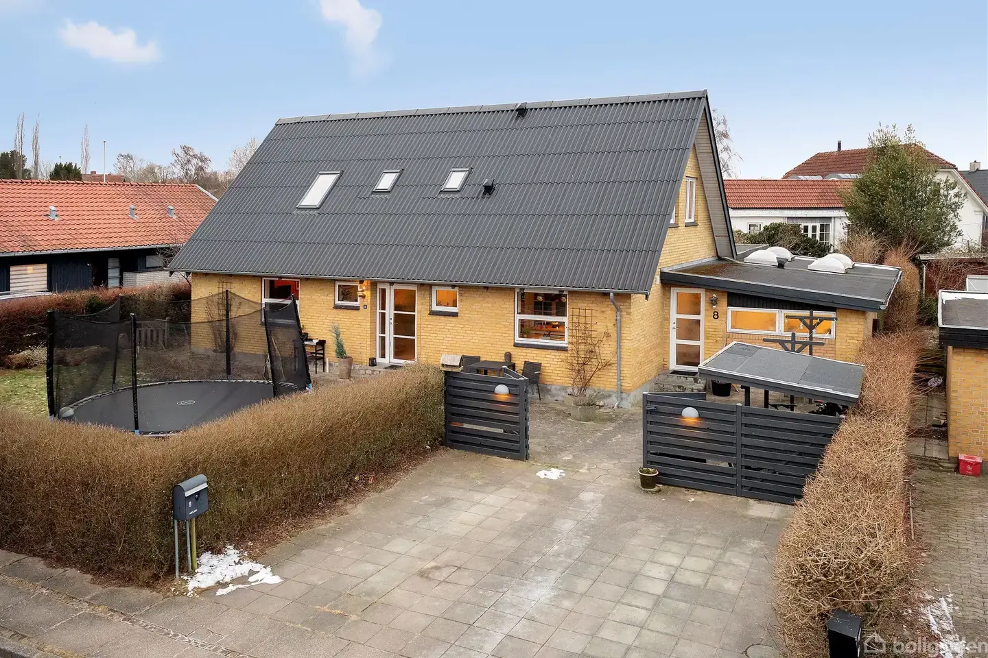 Indbydende familiebolig med 6 værelser