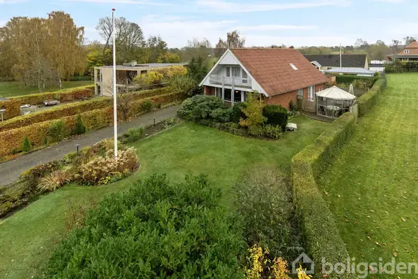 Villa på Århusvej 23, 8382 Hinnerup