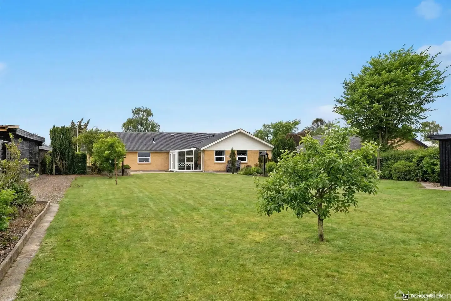 Velholdt etplansvilla med naturskøn udsigt, god planløsning og stor grund