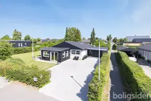 Villa på Skarøvænget 10, 8381 Tilst