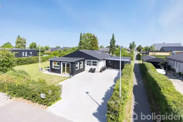 Villa på Skarøvænget 10, 8381 Tilst