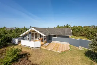 Fritidshus på Rauhesvej 3, Bjerregaard, 6960 Hvide Sande