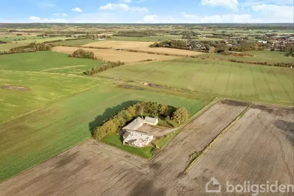 Landejendom på Skanderborgvej 53, 7171 Uldum