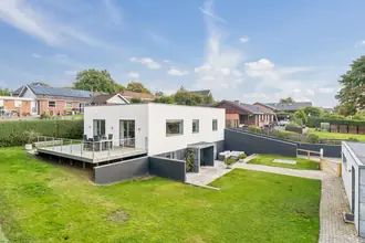 Villa på Damvej 80, 8471 Sabro