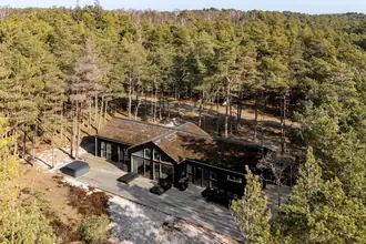 Fritidshus på Skovsangervej 24, Poulsker, 3730 Nexø