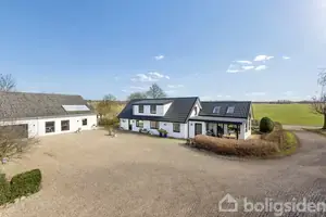 Landejendom på Julianehedevej 3, 7441 Bording