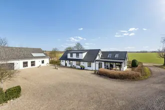 Landejendom på Julianehedevej 3, 7441 Bording