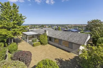 Villa på Aprilvej 8, Dybbøl, 6400 Sønderborg