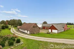 Landejendom på Skærhejselvej 18, 7182 Bredsten