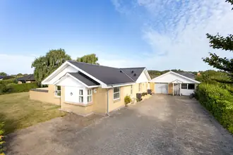 Villa på Kamgræsvej 6, 9800 Hjørring