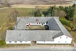 Landejendom på Aggebovej 1, 3200 Helsinge